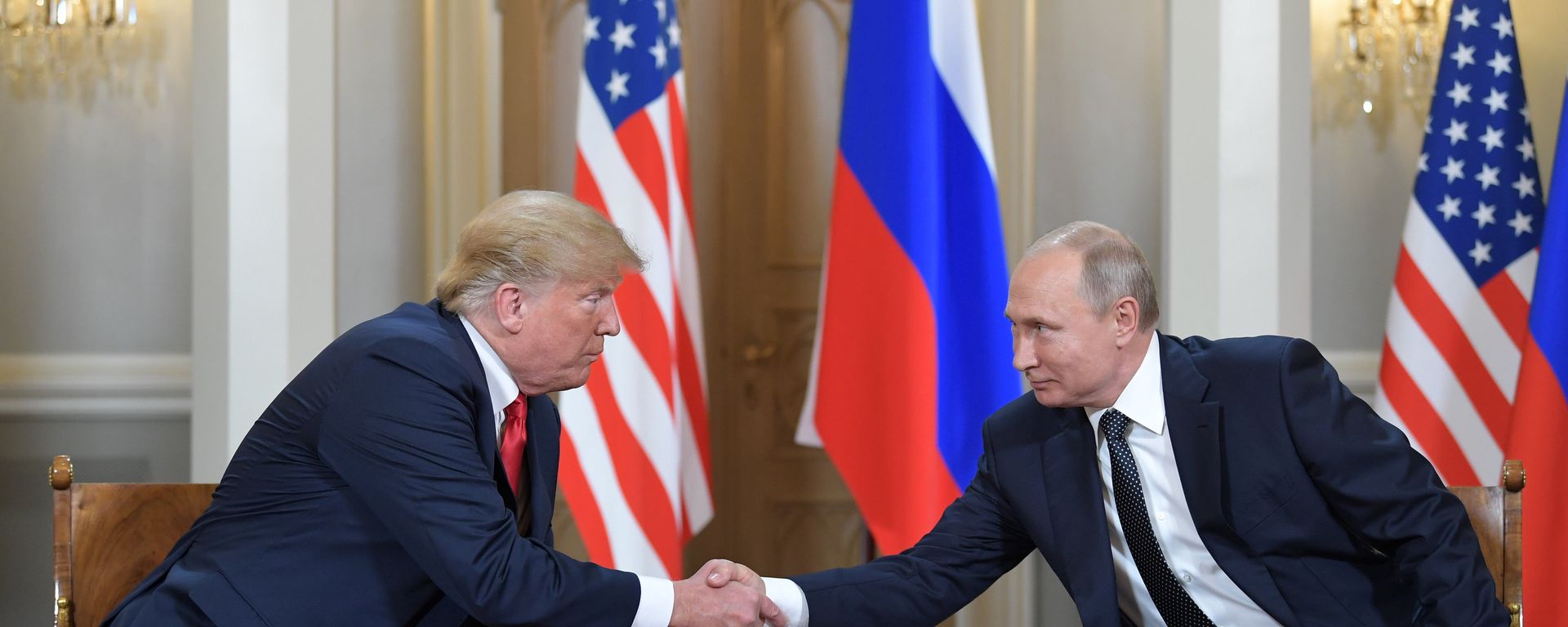 Встреча президента РФ Владимира Путина и президента США Дональда Трампа в Хельсинки - Sputnik Латвия, 1920, 10.10.2026
