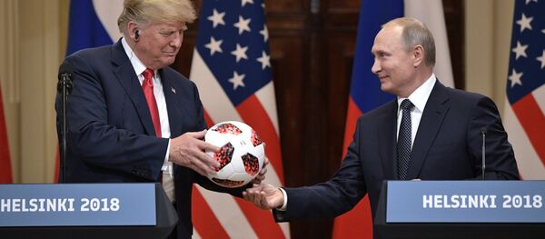 Krievijas prezidenta Vladimira Putina un ASV vadītāja Donalda Trampa preses konference Krievijas prezidenta Vladimira Putina un ASV vadītāja Donalda Trampa preses konference - Sputnik Latvija