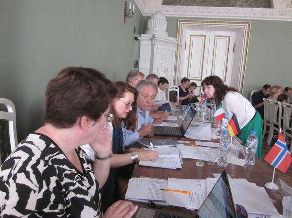 Работа жюри Международного фестиваля-конкурса вокалистов имени Георга Отса Работа жюри Международного фестиваля-конкурса вокалистов имени Георга Отса - Sputnik Латвия