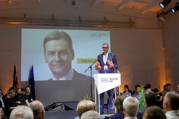 Для развития/За!: столичные политики хотят завоевать голоса в регионах - Sputnik Латвия