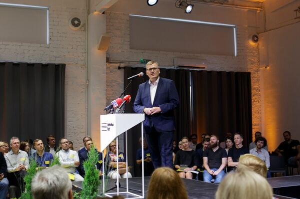 Для развития/За!: столичные политики хотят завоевать голоса в регионах - Sputnik Латвия