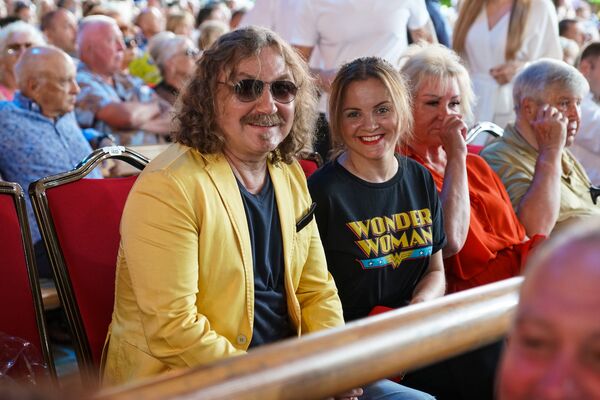 В зрителях на фестивале были замечены Игорь Николаев с супругой - Sputnik Латвия