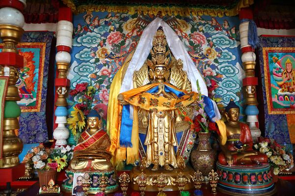 Золотой Будда на главном алтаре дацана Арьяабал - Sputnik Латвия