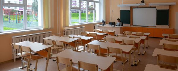 Подготовка школ к учебному году, архивное фото Подготовка школ к учебному году, архивное фото - Sputnik Latvija