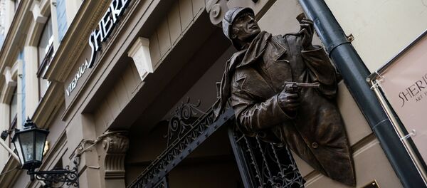 Šerloka Holmsa pieminekļa atklāšana Rīgā Šerloka Holmsa pieminekļa atklāšana Rīgā - Sputnik Latvija