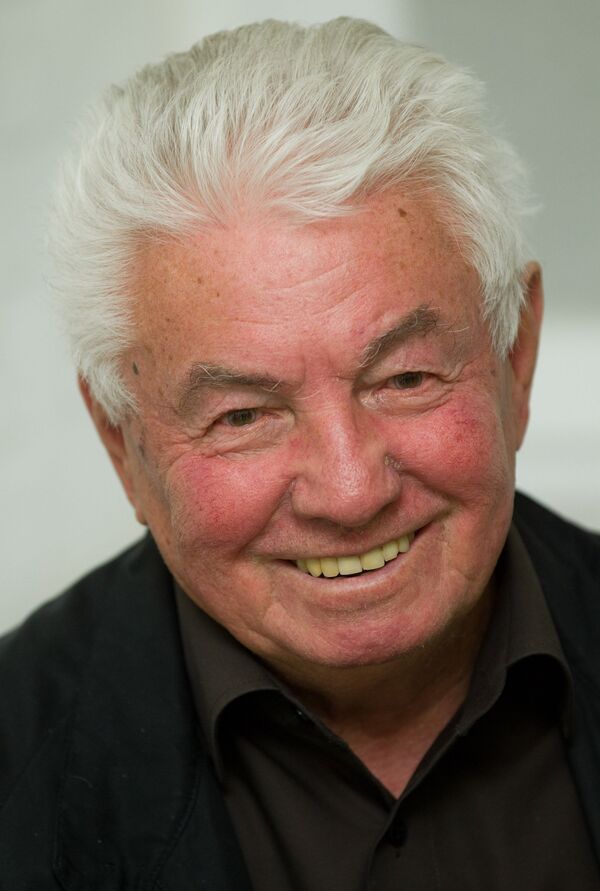 Творческая встреча c Владимиром Войновичем в театре Мост Творческая встреча c Владимиром Войновичем в театре Мост - Sputnik Латвия