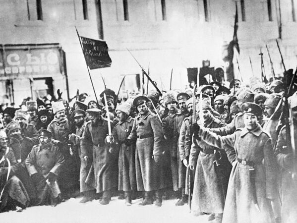 На Литейном проспекте в Петрограде, февраль 1917 - Sputnik Латвия