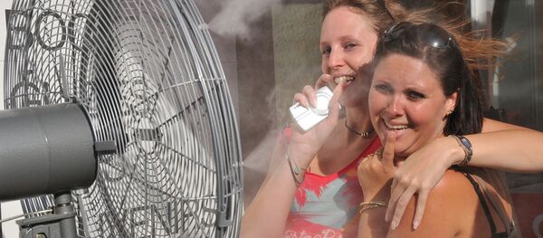 Девушки у вентилятора - Sputnik Латвия