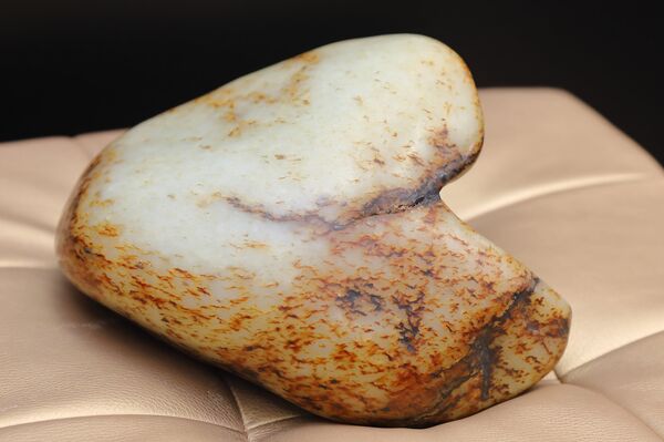 Речная галька – огромный белый нефрит Речная галька – огромный белый нефрит - Sputnik Латвия