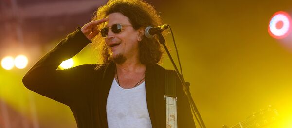 Лидер группы Серьга Сергей Галанин - Sputnik Латвия