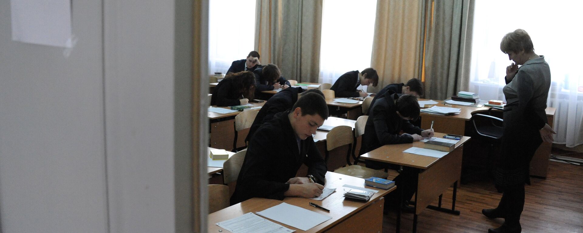 Контрольная работа в школе - Sputnik Латвия, 1920, 08.07.2025