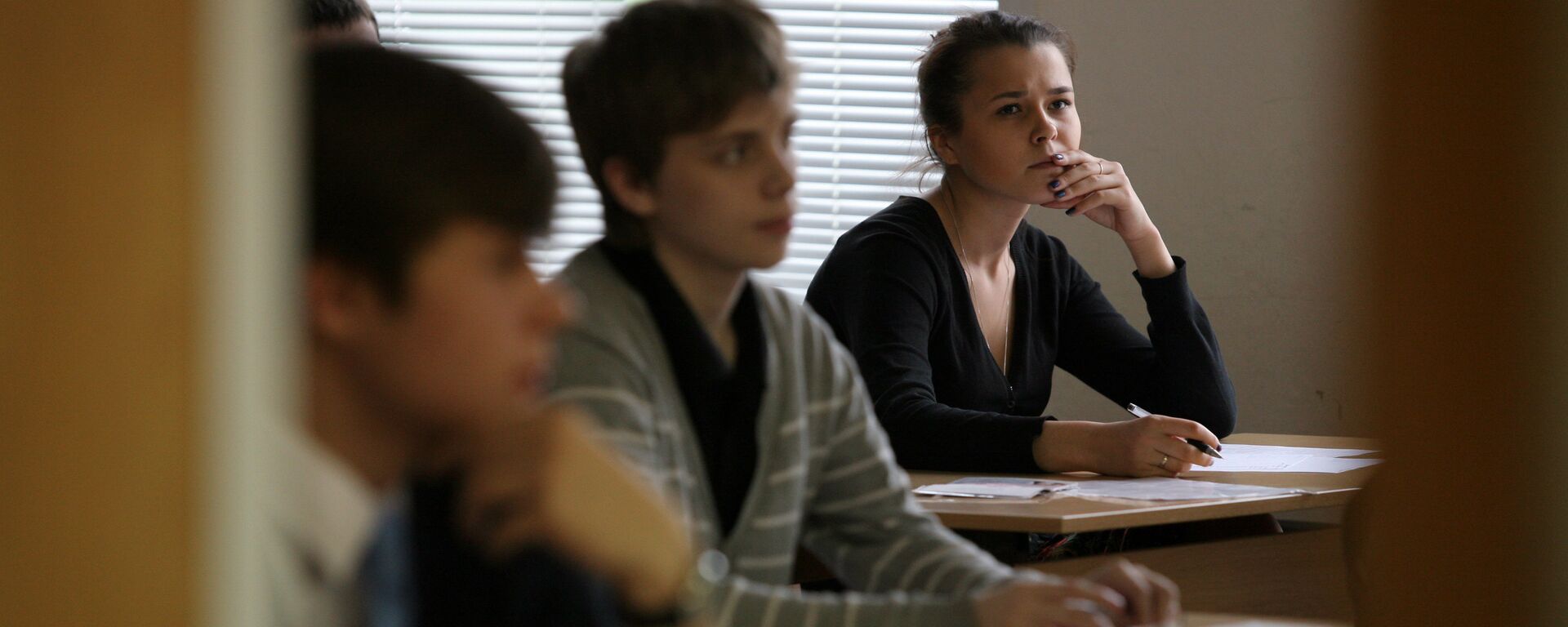 Ученики в аудитории - Sputnik Латвия, 1920, 27.03.2026