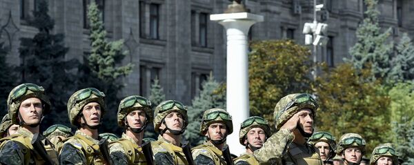Военнослужащие ВСУ на марше в честь Дня Независимости в Киеве Военнослужащие ВСУ на марше в честь Дня Независимости в Киеве - Sputnik Latvija