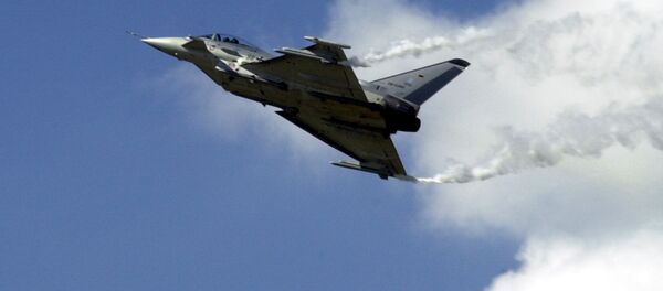 Многоцелевой истребитель Eurofighter Typhoon Многоцелевой истребитель Eurofighter Typhoon - Sputnik Latvija