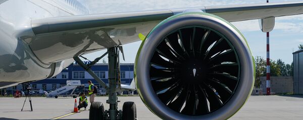 Самолет Airbus A220-300 (Bombardier CS300) авиакомпании airBaltic в аэропорту Рига - Sputnik Latvija