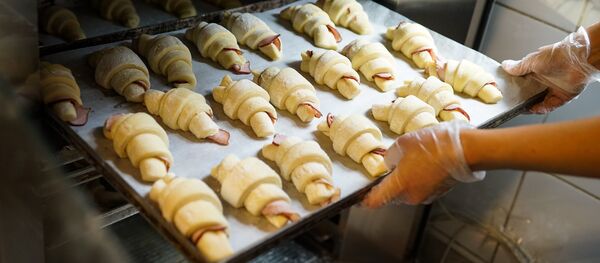 Секрет успеха кафе  Cadets de Gascogne - в свежей выпечке, которая готовится на глазах клиентов Секрет успеха кафе  Cadets de Gascogne - в свежей выпечке, которая готовится на глазах клиентов - Sputnik Latvija