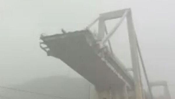 Обрушение моста в Генуе - Sputnik Латвия