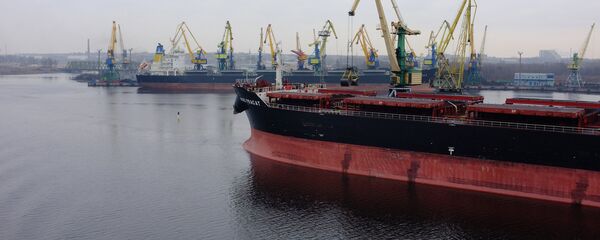 Грузовой порт в Риге Грузовой порт в Риге - Sputnik Latvija