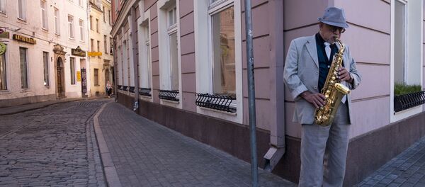 Уличный музыкант Уличный музыкант - Sputnik Латвия