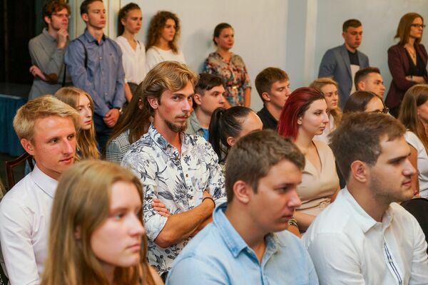 Встреча с абитуриентами в посольстве России - Sputnik Латвия