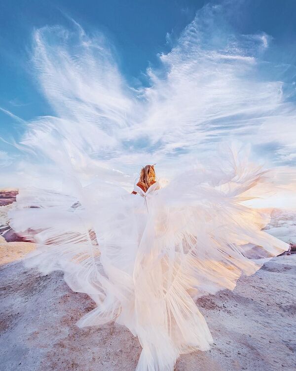 Снимок фотографа Кристины Макеевой из фотосерии Девушка в платье, снятый в Каппадокии, Турция - Sputnik Латвия