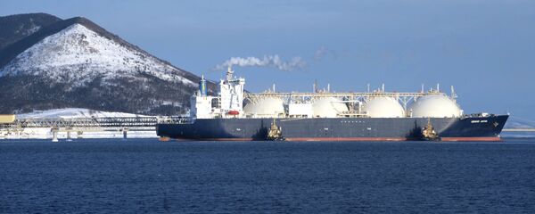 Танкер-газовоз для перевозки сжиженного природного газа (СПГ) Танкер-газовоз для перевозки сжиженного природного газа (СПГ) - Sputnik Latvija