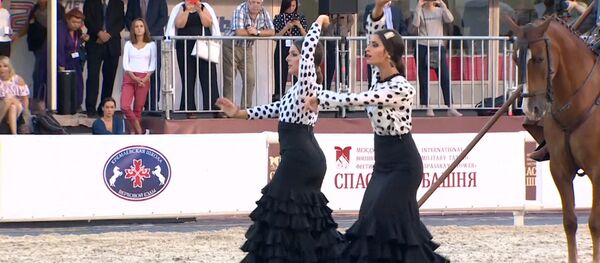 Фламенко и всадники на Спасской башне Фламенко и всадники на Спасской башне - Sputnik Latvija