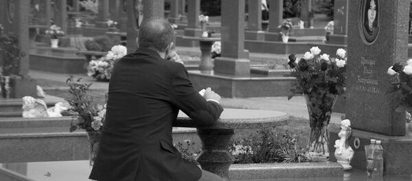 Латвийские дипломаты почтили память жертв теракта в Беслане - Sputnik Латвия