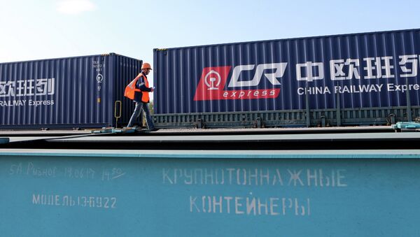 Комбинированный контейнерный поезд из Европы в Китай - Sputnik Латвия