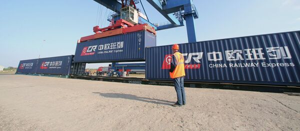Комбинированный контейнерный поезд из Европы в Китай - Sputnik Latvija