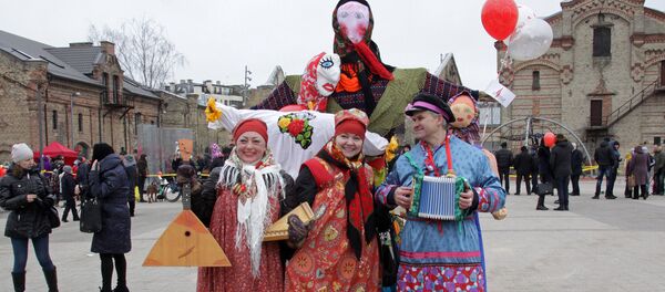 Проводы зимы в рижском квартале Спикери - Sputnik Латвия