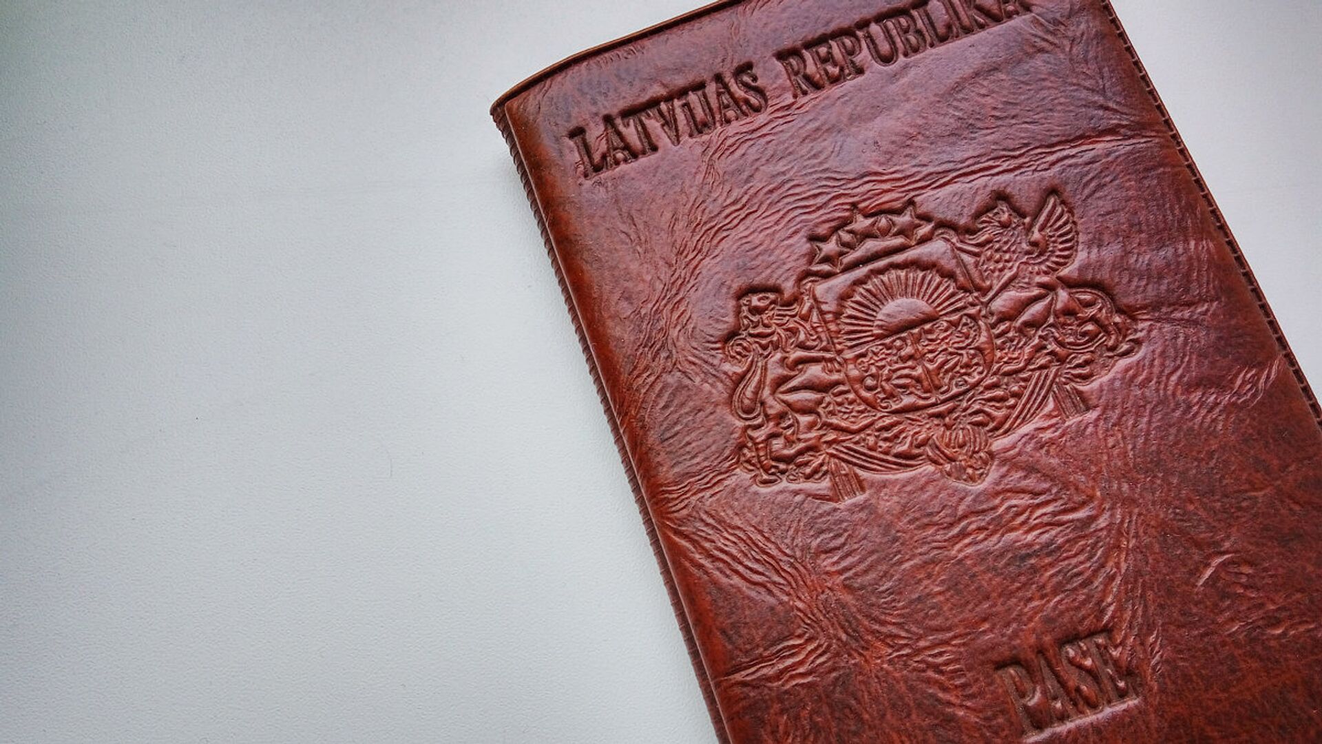 Паспорт гражданина Латвии - Sputnik Латвия, 1920, 16.05.2021