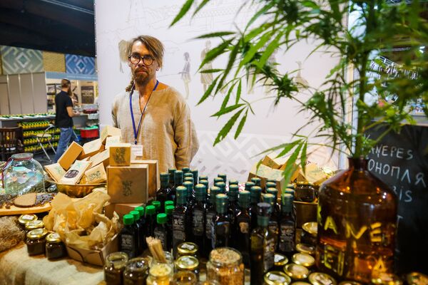 Продукты из конопли от Ингуса Ниедры - Sputnik Латвия