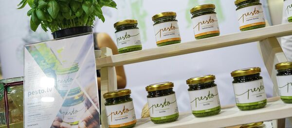 Латвийский соус песто из базилика - Sputnik Латвия