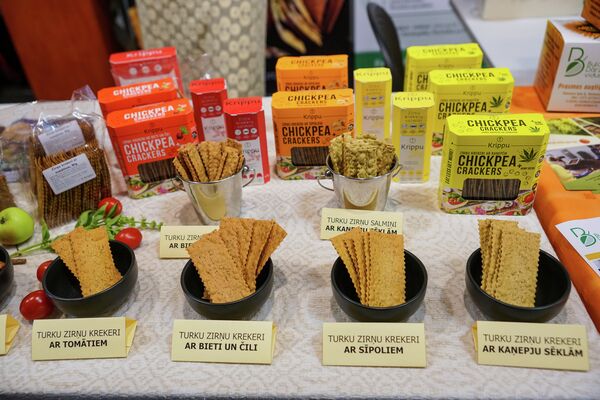 Крекеры Krippu из нута с различными добавками Крекеры Krippu из нута с различными добавками - Sputnik Латвия