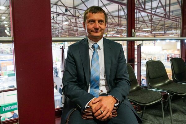 Медовая катастрофа в Латвии: Эстония и Литва тоннами вывозят продукт из страны Медовая катастрофа в Латвии: Эстония и Литва тоннами вывозят продукт из страны - Sputnik Латвия