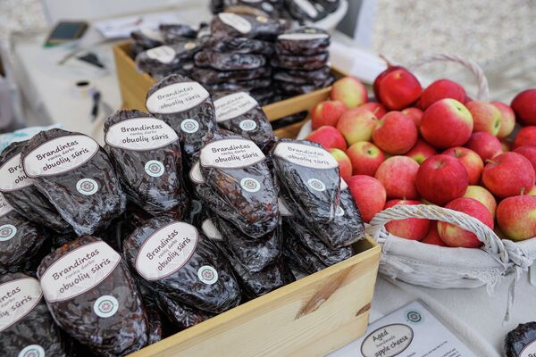 Литовский сыр с яблоками - Sputnik Латвия