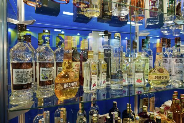 Белорусская водка на выставке Riga food - Sputnik Латвия