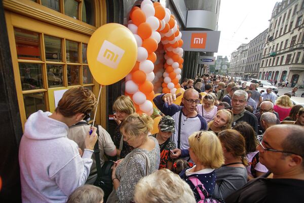 Открытие фирменного магазина Xiaomi в Риге - Sputnik Латвия