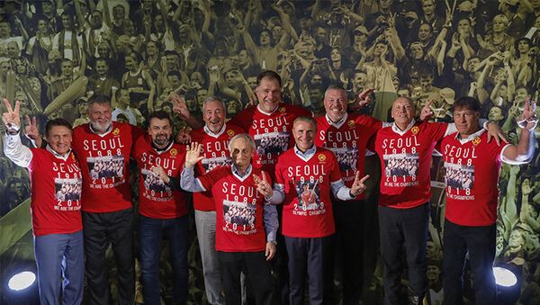 Встреча баскетболистов СССР - олимпийских чемпионов 1988 года в Вильнюсе Встреча баскетболистов СССР - олимпийских чемпионов 1988 года в Вильнюсе - Sputnik Латвия