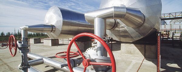 Установка предварительной обработки нефти  Установка предварительной обработки нефти  - Sputnik Latvija