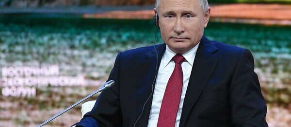 Президент РФ Владимир Путин на Восточном экономическом форуме Президент РФ Владимир Путин на Восточном экономическом форуме - Sputnik Latvija