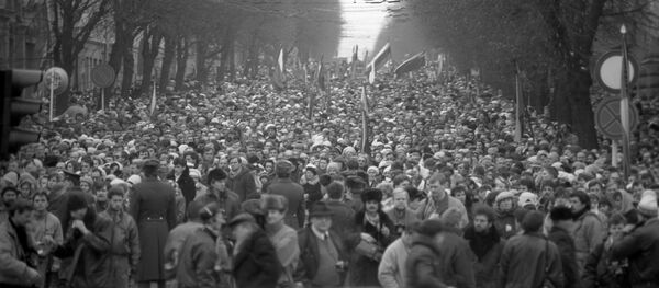 Митинг во время январских событий в Вильнюсе Митинг во время январских событий в Вильнюсе - Sputnik Latvija
