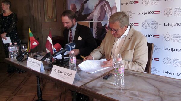 Йонас Сакалаускас и Зигмарс Лиепиньш на пресс-конференции о новом сезоне ЛНО - Sputnik Латвия