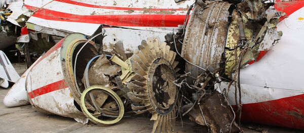 Обломки польского правительственного самолета Ту-154 Обломки польского правительственного самолета Ту-154 - Sputnik Latvija