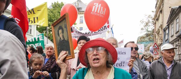 Марш в защиту русских школ Наш выбор. 15 сентября 2018 г. Марш в защиту русских школ Наш выбор. 15 сентября 2018 г. - Sputnik Latvija