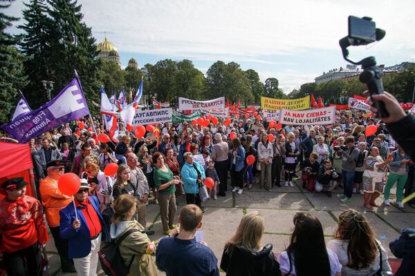 Марш в защиту русских школ Наш выбор. 15 сентября 2018 г. Марш в защиту русских школ Наш выбор. 15 сентября 2018 г. - Sputnik Латвия