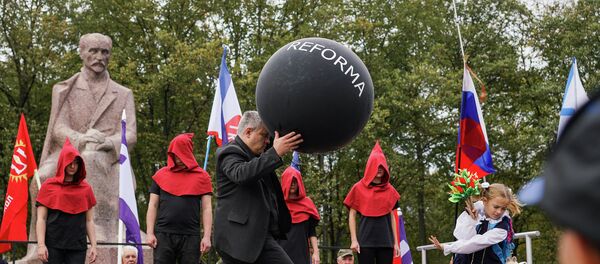 Марш в защиту русских школ Наш выбор. 15 сентября 2018 г. - Sputnik Латвия