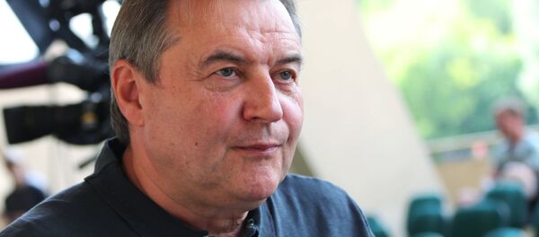 Продюсер и режиссер Алексей Учитель после пресс-конференции съемочной группы фильма Стрельцов, режиссера Ильи Учителя в Москве. - Sputnik Латвия