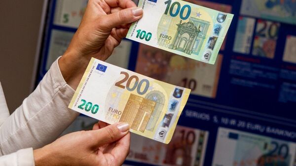 Презентация нового дизайна евробанкнот достоинством 100 и 200 евро - Sputnik Latvija